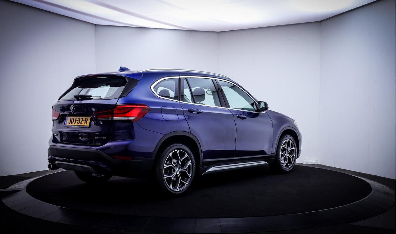 BMW X1 18iA X-LINE Executive Edition PANO | MEMORY | CAMERA | 1/2LEDER