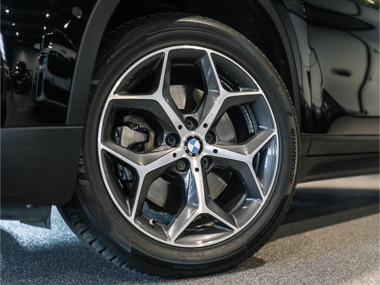 BMW X1 sDrive20i Executive Edition X-Line | Facelift | Panorama | HUD | Leder beige | Camera | NAP