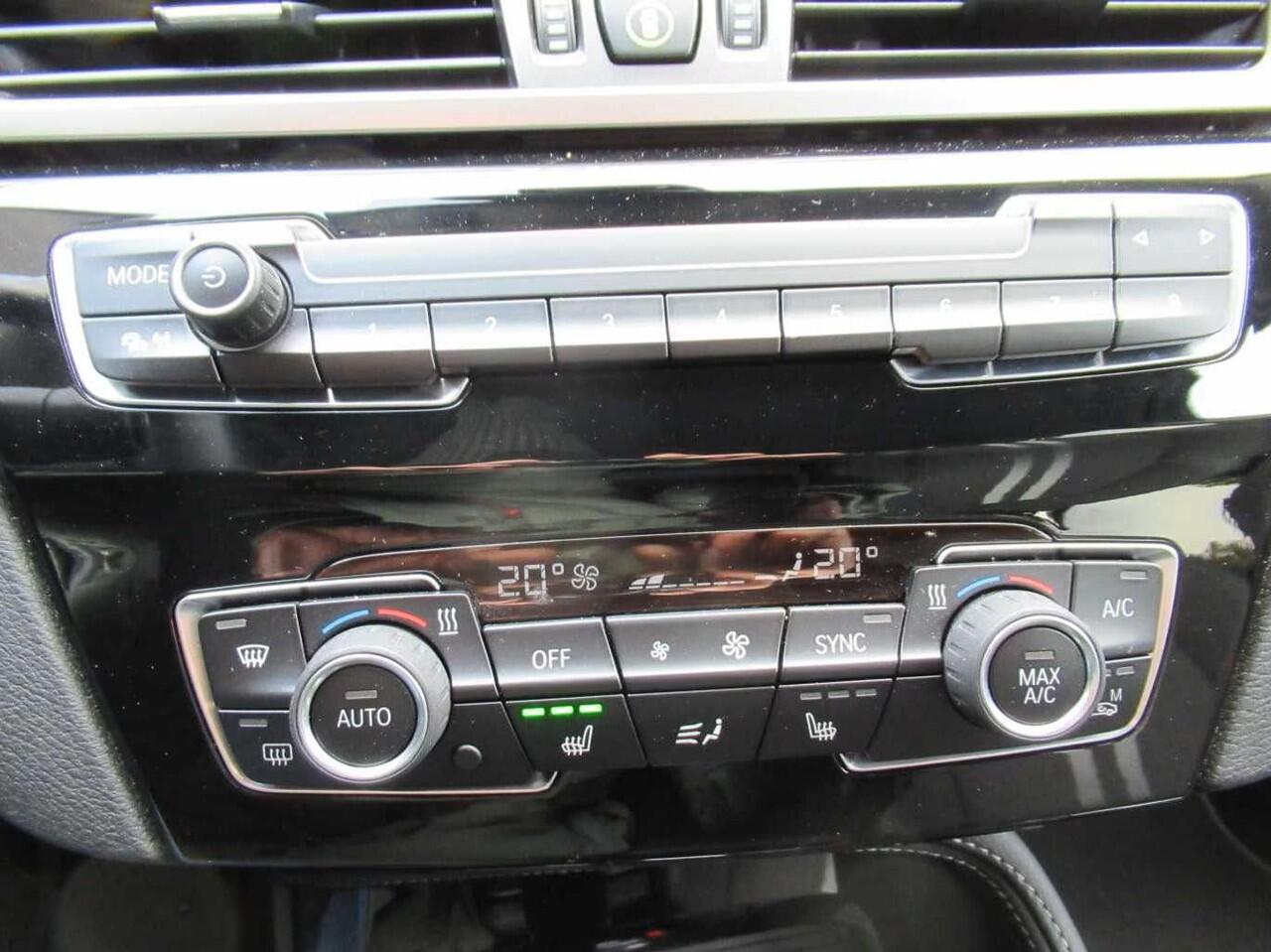 BMW X1 sDrive18i SPORTLINE ** LED, NAVI+, HALF-LEDER, TREKH, PRIVACY, ELECTR. A-KLEP ** 1e EIG - UNFALLFREI - 47 dkm (!) ** ** INFORMEER OOK NAAR ONZE AANTREKKELIJKE FINANCIAL-LEASE TARIEVEN **