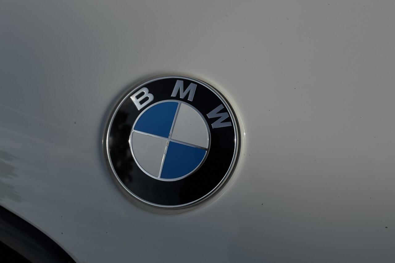 BMW X1 xDrive25e | PDC V+A | Apple Carplay | Elektrische Klep | LED | Cruise | DAB | 15x op voorraad !