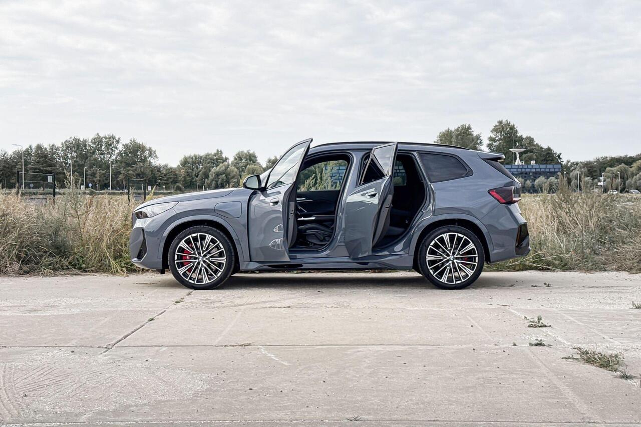 BMW X1 xDrive30e | M Sport | Glazen Panoramadak | Stoelverwarming | Trekhaak |