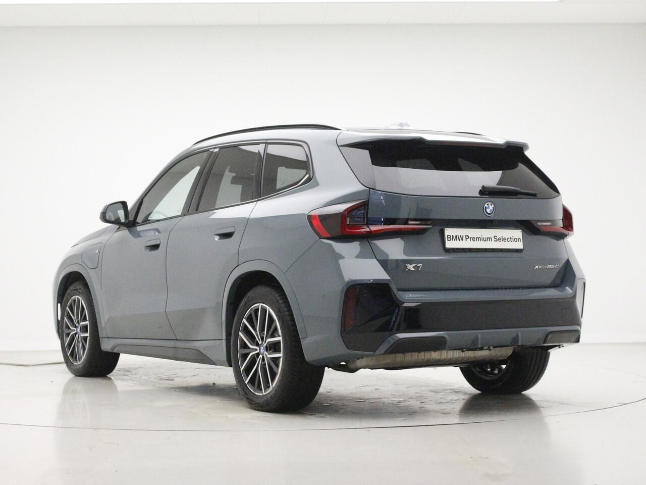 BMW X1 xDrive25e M-Sport | Panorama | Voorbereiding Driving Assistant Plus | Trekhaak | Camera
