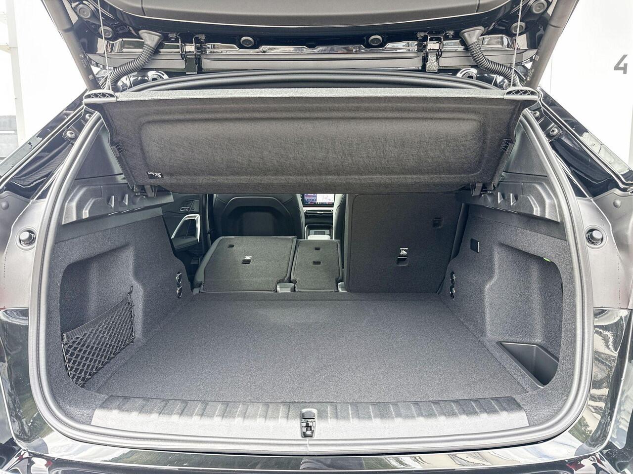 BMW X1 xDrive25e M-Sport Glazen Schuifdak / Harman Kardon / Adaptief LED / Comfort Acces / 19 Inch / Getinte Ramen