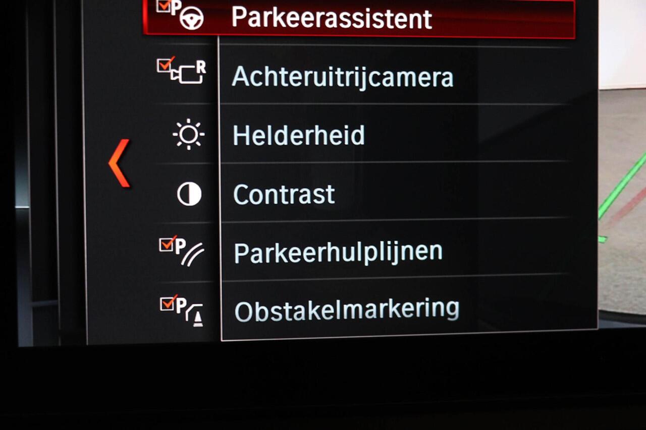 BMW X1 sDrive20i Business Edition Plus | PANORAMADAK | XLINE / PARKING- PACK | LEDER | HEAD UP | M-sport