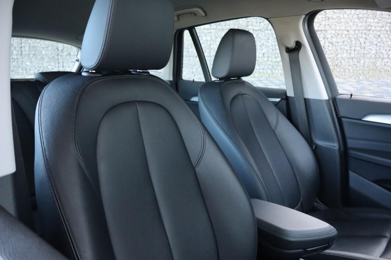 BMW X1 xDrive25e PHEV | Geen import | Trekhaak | Head Up | Navi