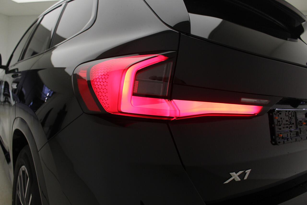 BMW X1 xDrive25e | M-Sport | Panorama | Trekhaak | Voorbereiding Driving Assistant Plus |