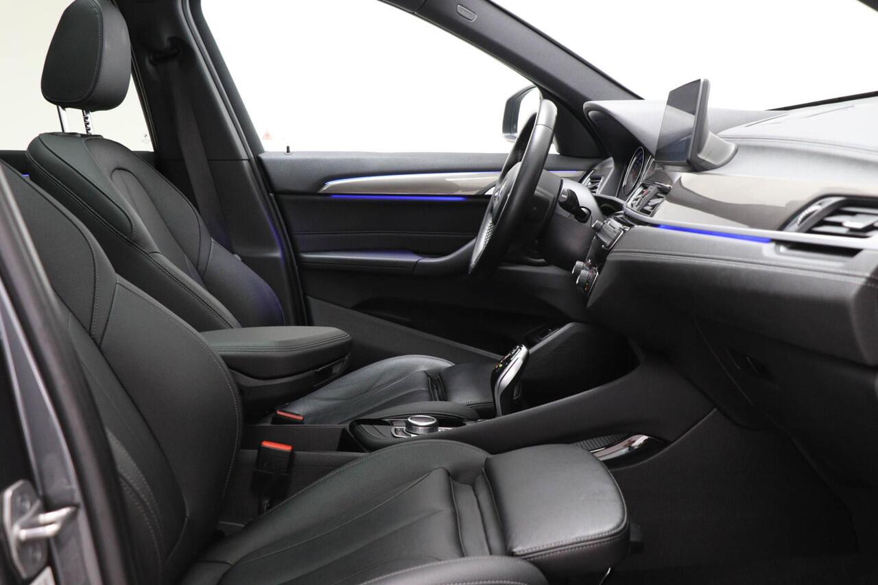 BMW X1 sDrive20i Business Edition Plus | PANORAMADAK | XLINE / PARKING- PACK | LEDER | HEAD UP | M-sport