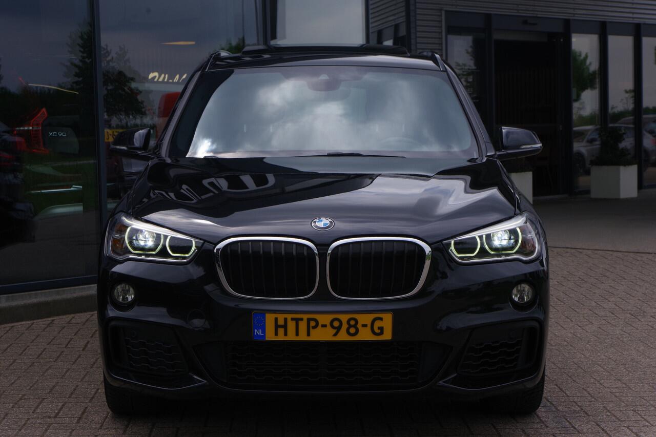 BMW X1 sDrive18i M-Sport High Executive 140 PK Automaat, Panoramadak, LED Koplampen, Leder