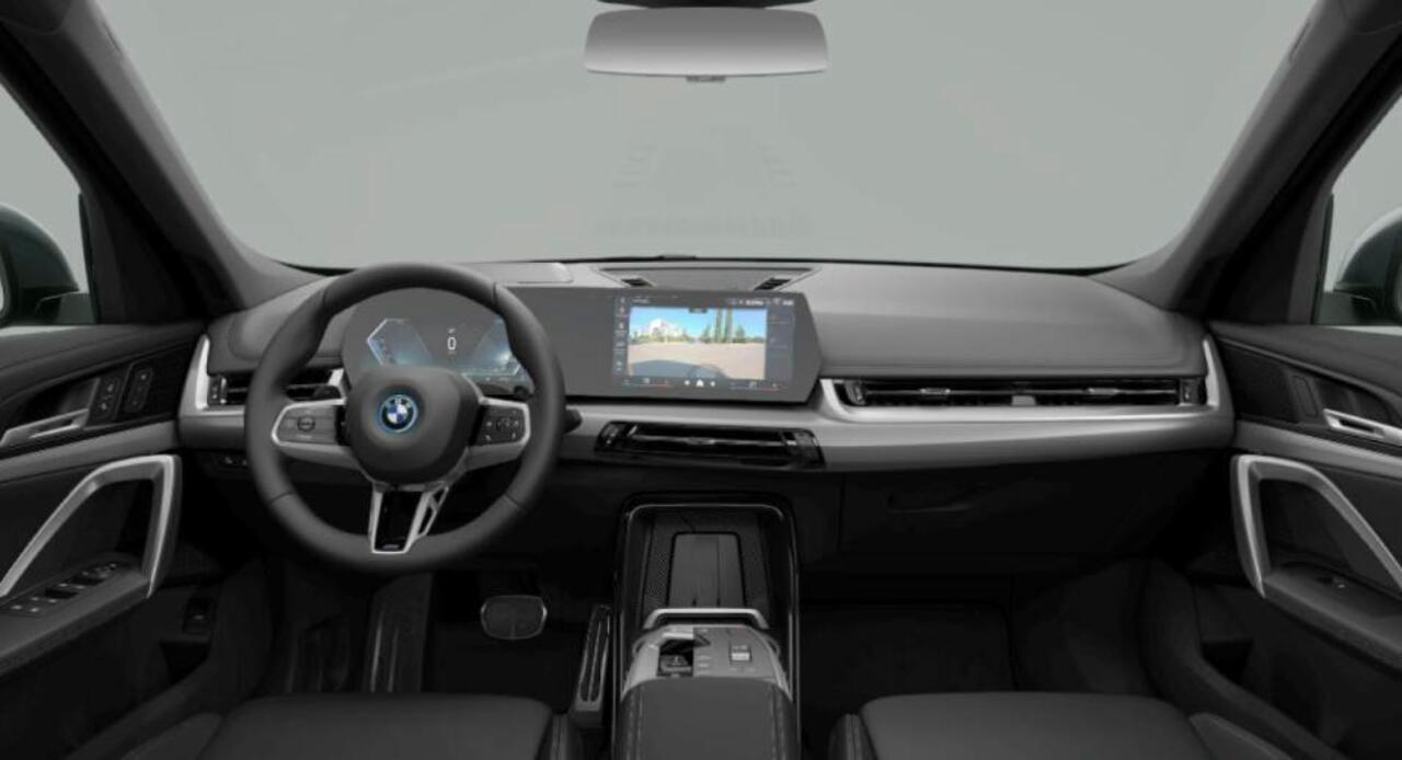BMW X1 xDrive25e M Sport - Panoramadak - Parking/Driving Assistant Plus - Head up - Elektrisch verstelbare/verwarmde stoelen - Sportstoelen - Getinte Ruiten - Comfort Access - Grootlichtassistent -