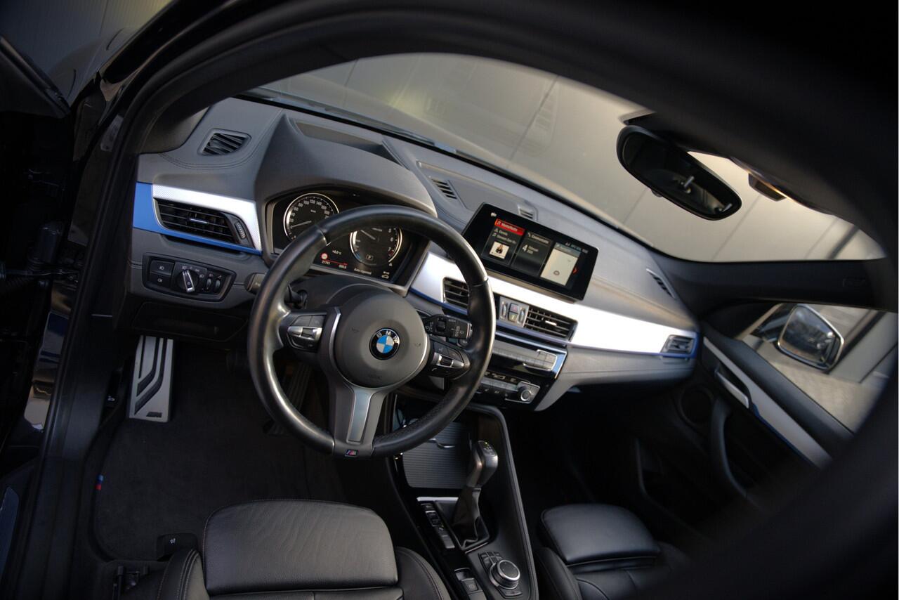 BMW X1 xDrive25e eDrive Edition M Sport | Panoramadak | Leer | Head-Up Display | Camera | Shadowline | Keyless | Cruise Control | Navigatie Prof. | Stoelverwarming | Elek. Achterklep | Ambiance Verlichting