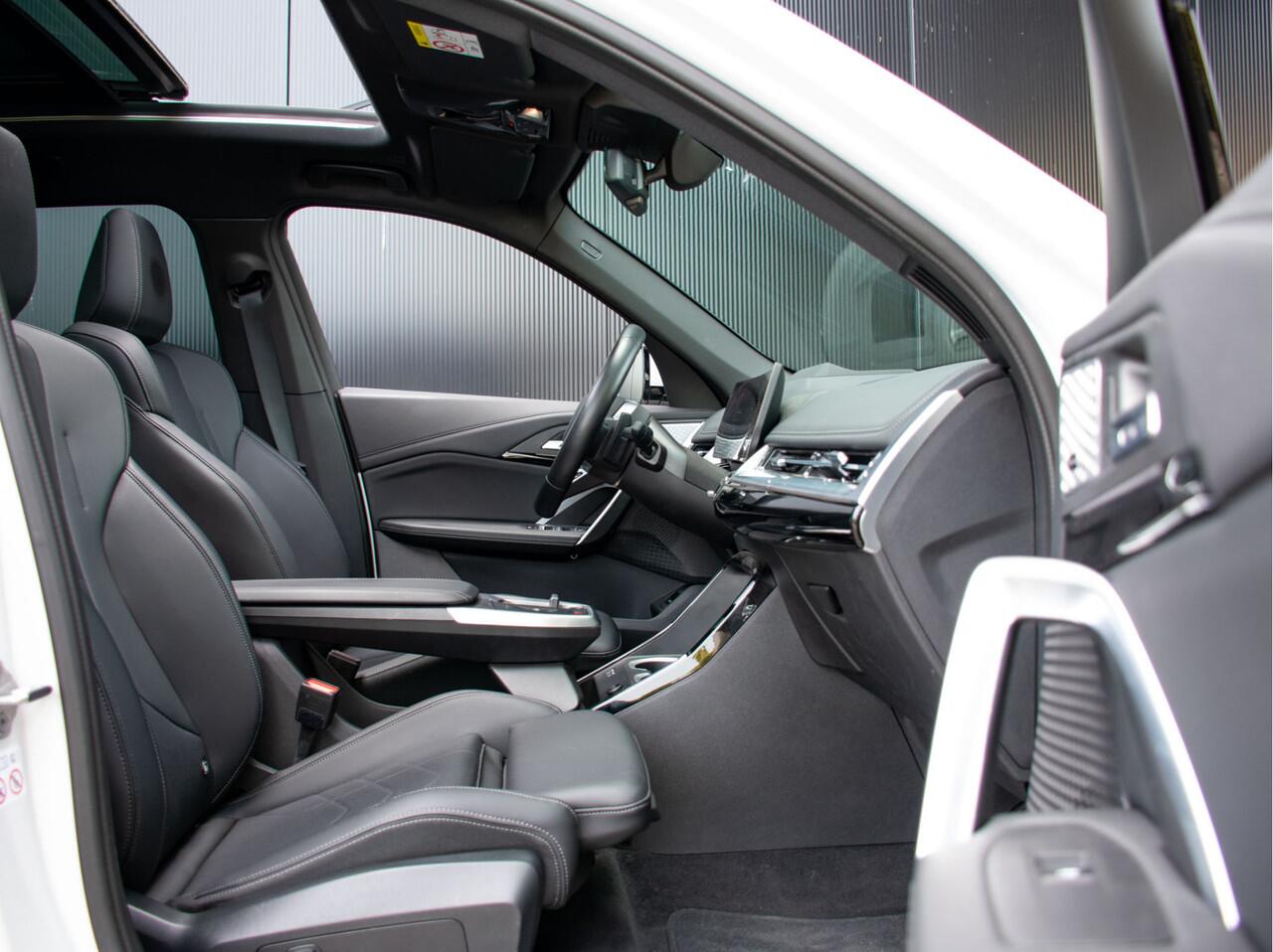 BMW X1 sDrive20i Steptronic M-Sport | Trekhaak | Elektrische stoelen | Adap. LED | Harman Kardon | Schuif-kantel Pano | 360 Camera