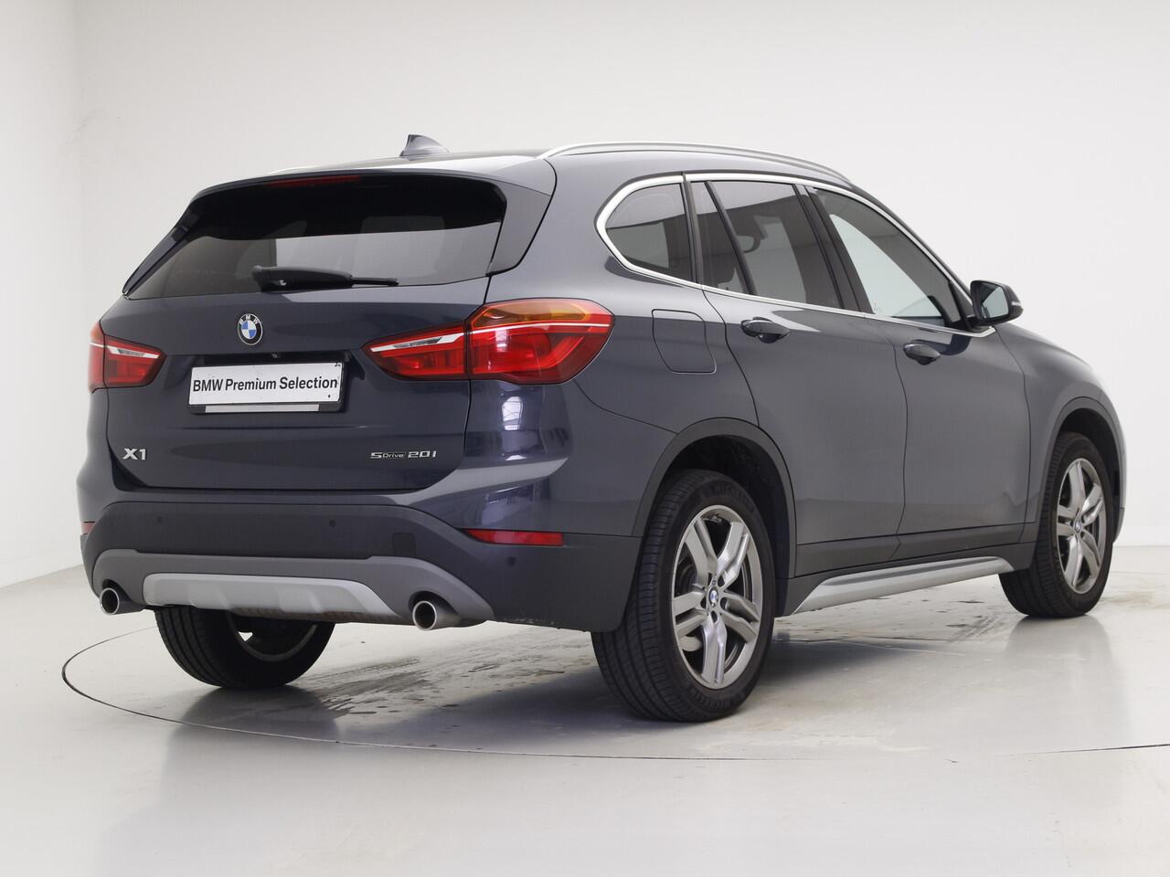 BMW X1 sDrive20i xLine | Panorama | 18" M-Sport | High Executive | Head-Up | Camera