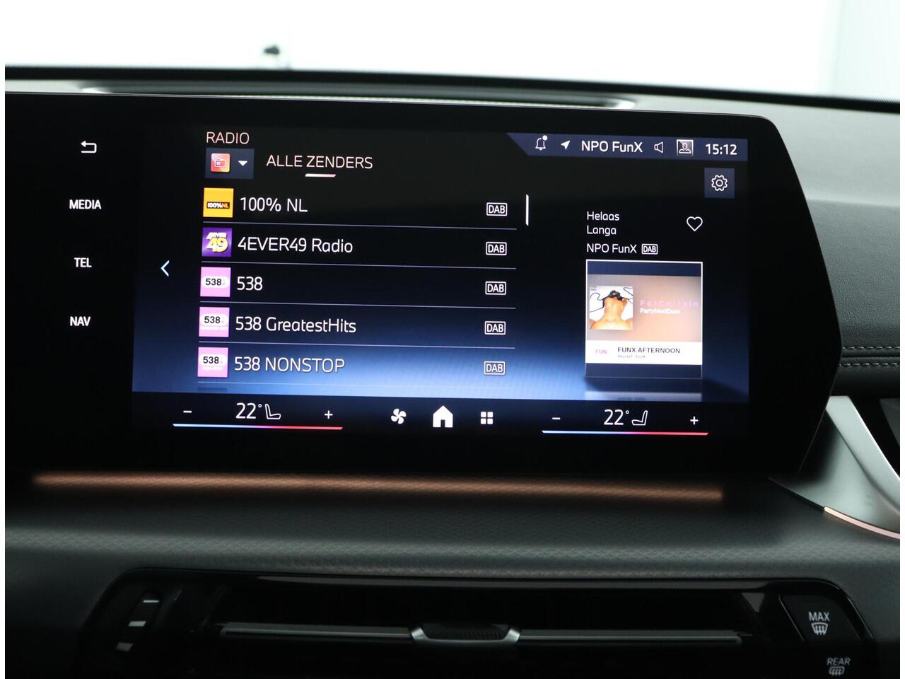 BMW X1 sDrive20i M Sportpakket Pro | Trekhaak | Panoramadak | Driving Assistant Plus | Harman-Kardon | Comfort Access