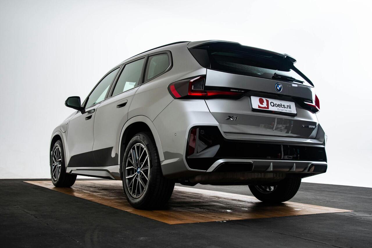 BMW X1 xDrive25e M Sport - Sportstoelen - Elektrisch verwarmde voorstoelen - Comfort Access - Driving Assistant Plus - Automatisch dimmende binnenspiegel - Grootlichtassistent - Sportstuurwiel -