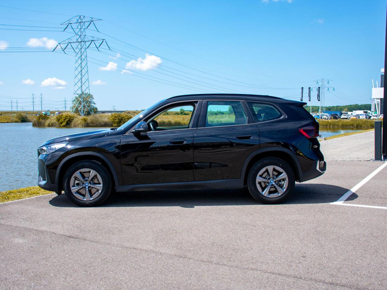 BMW X1 xDrive25e l Stoelverwarming l Adapt. LED l Head-Up l Driving Assistant l 360 Camera