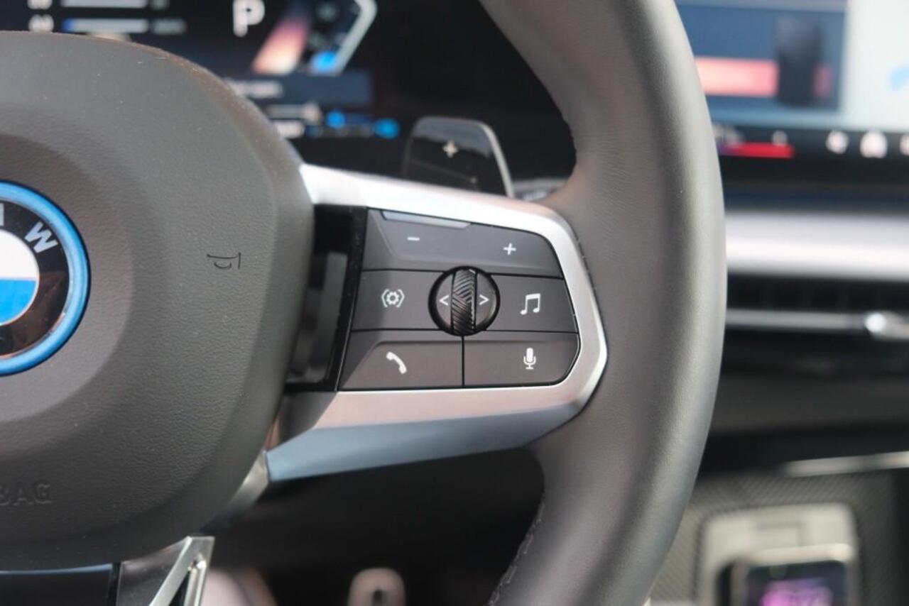 BMW X1 xDrive25e 245pk Aut. M Sport | Navi | Climate | Keyless | Camera | Alcatara | Elektrische Achterklep | Stoelverwarming | PDC