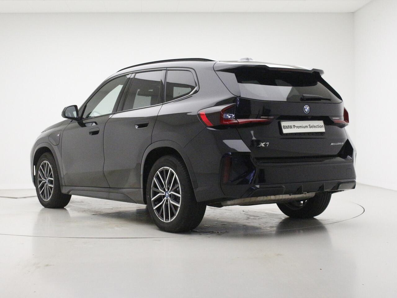 BMW X1 xDrive25e | M-Sport | Panorama | Trekhaak | Voorbereiding Driving Assistant Plus |