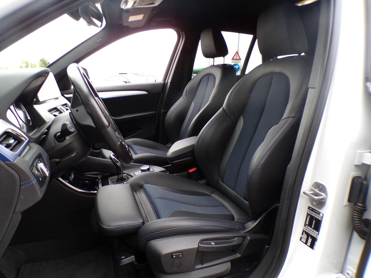 BMW X1 sDrive20i M-Sport, Apple Carplay / Trekhaak / Full LED / HiFi audio / Head up Display / Parkeersensoren