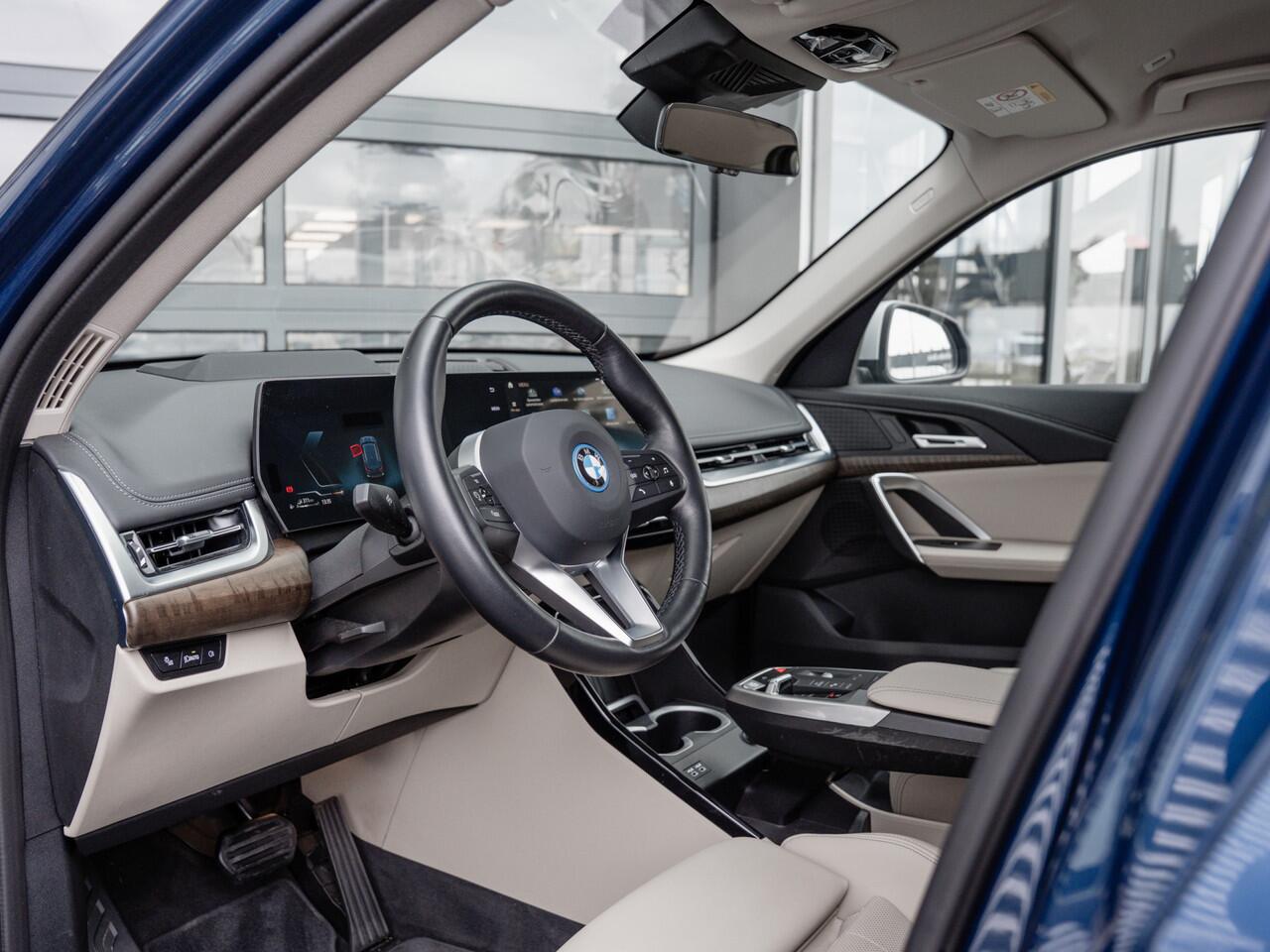 BMW X1 xDrive30e | Innovation pack | Driving Assistant Profesional | Trekhaak