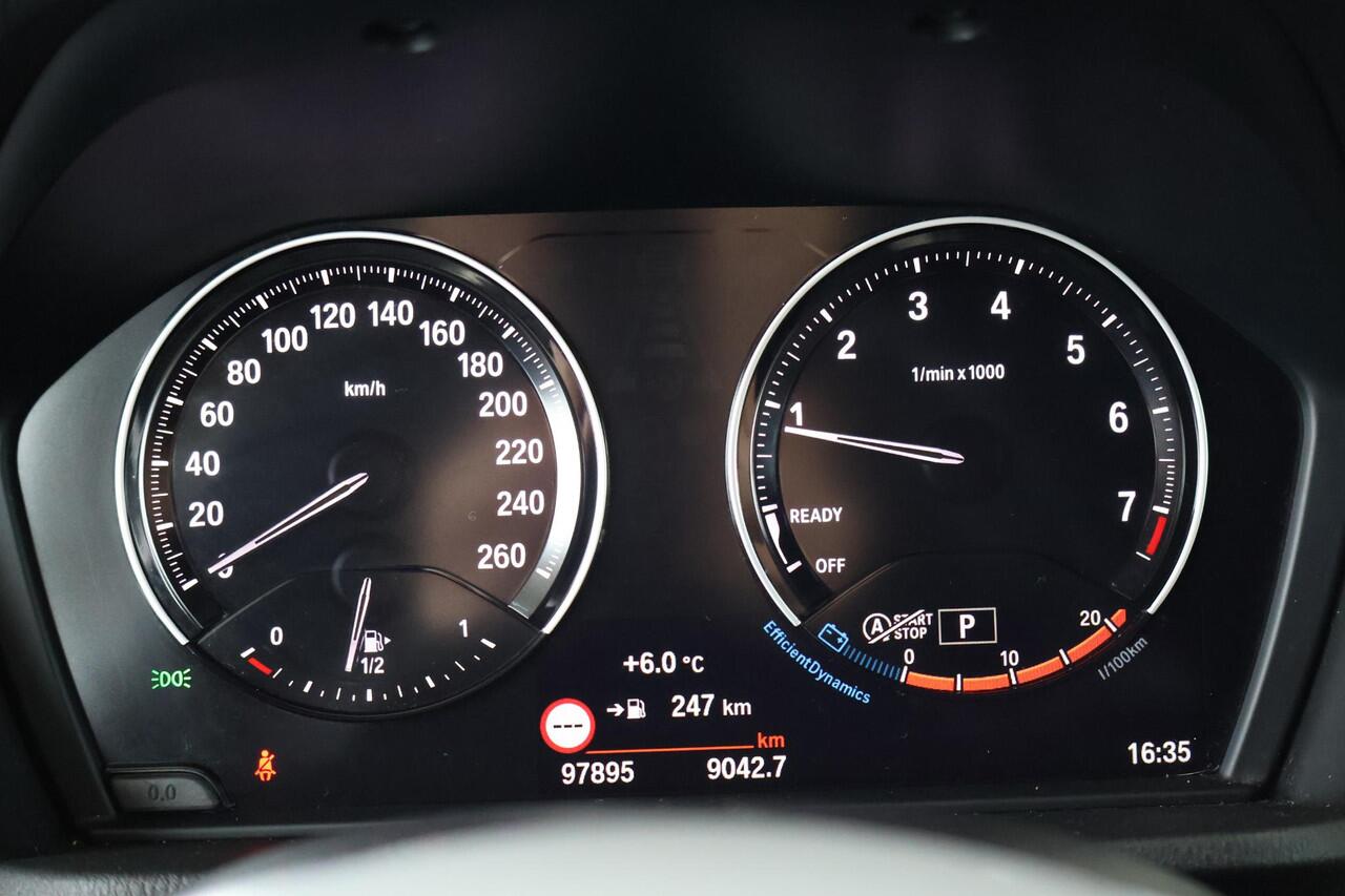 BMW X1 sDrive20i | High Executive | xLine | Leder | Stoelverwarming | Camera | Parkeersensoren | Head-Up Display | HiFi Systeem | M Shadow Line