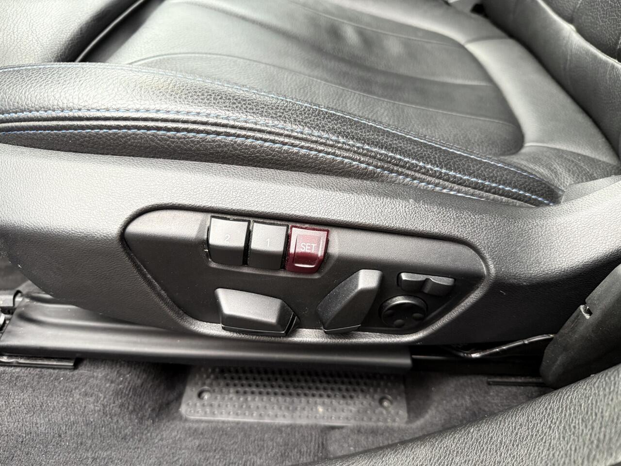 BMW X1 sDrive18i High Executive M-sport, vol leder, head up disp.