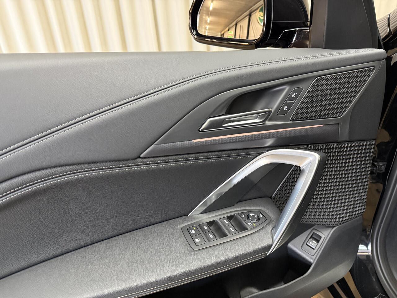 BMW X1 xDrive25e M-Sport / Eerst Eigenaar / Head-Up / Keyless / Carplay / 360 / Leder / Stoelverwarming / Cruise / Navigatie / 18'' LMV