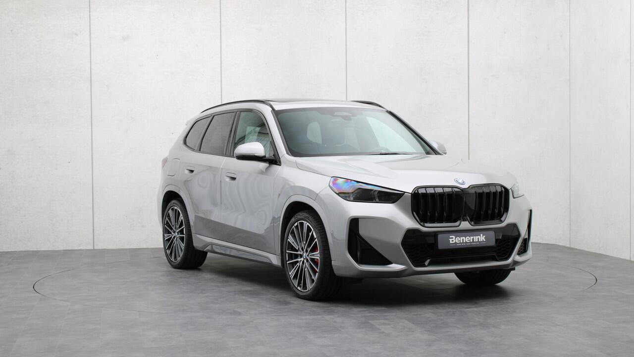 BMW X1 xDrive30e M-Sport Pro | Massage | Harman/Kardon | Panoramadak | Head-up | Trekhaak