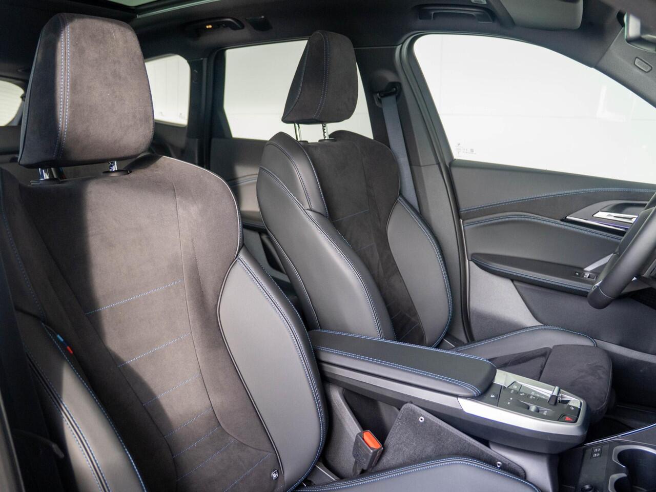 BMW X1 sDrive20i | M Sportpakket | Travel Pack | Verwarmd Stuurwiel | Comfort Access | Achteruitrijcamera | Panoramadak | Trekhaak