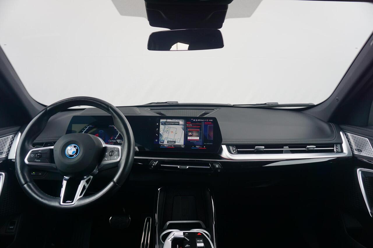 BMW X1 xDrive30e M Sport | Trekhaak / Head-up / Harman Kardon / 360 Camera's / Actieve Cruise Controle / Dodehoek detectie / Stoel & Stuurwielverwarming