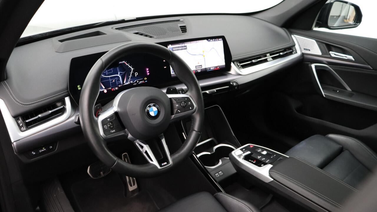 BMW X1 xDrive23i M-Sport | Harman/Kardon | Panoramadak | Head-up | Trekhaak | Memory