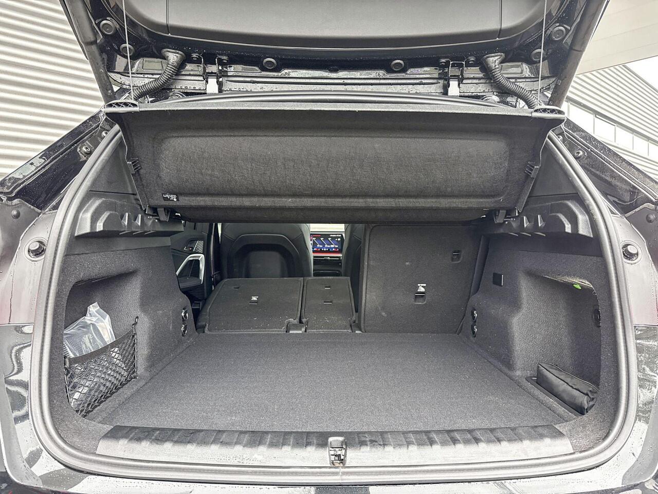 BMW X1 xDrive30e M Sportpakket Pro / Innovation Pack / Comfort Pack / Travel Pack / Trekhaak / Panoramadak / Driving Assistant Plus / Harman-Kardon