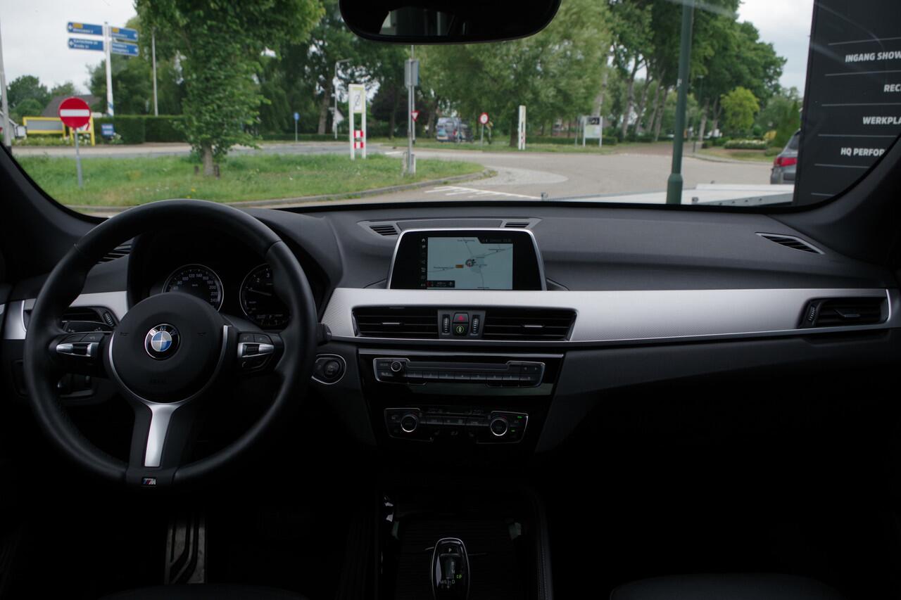 BMW X1 sDrive18i M-Sport High Executive 140 PK Automaat, Panoramadak, LED Koplampen, Leder