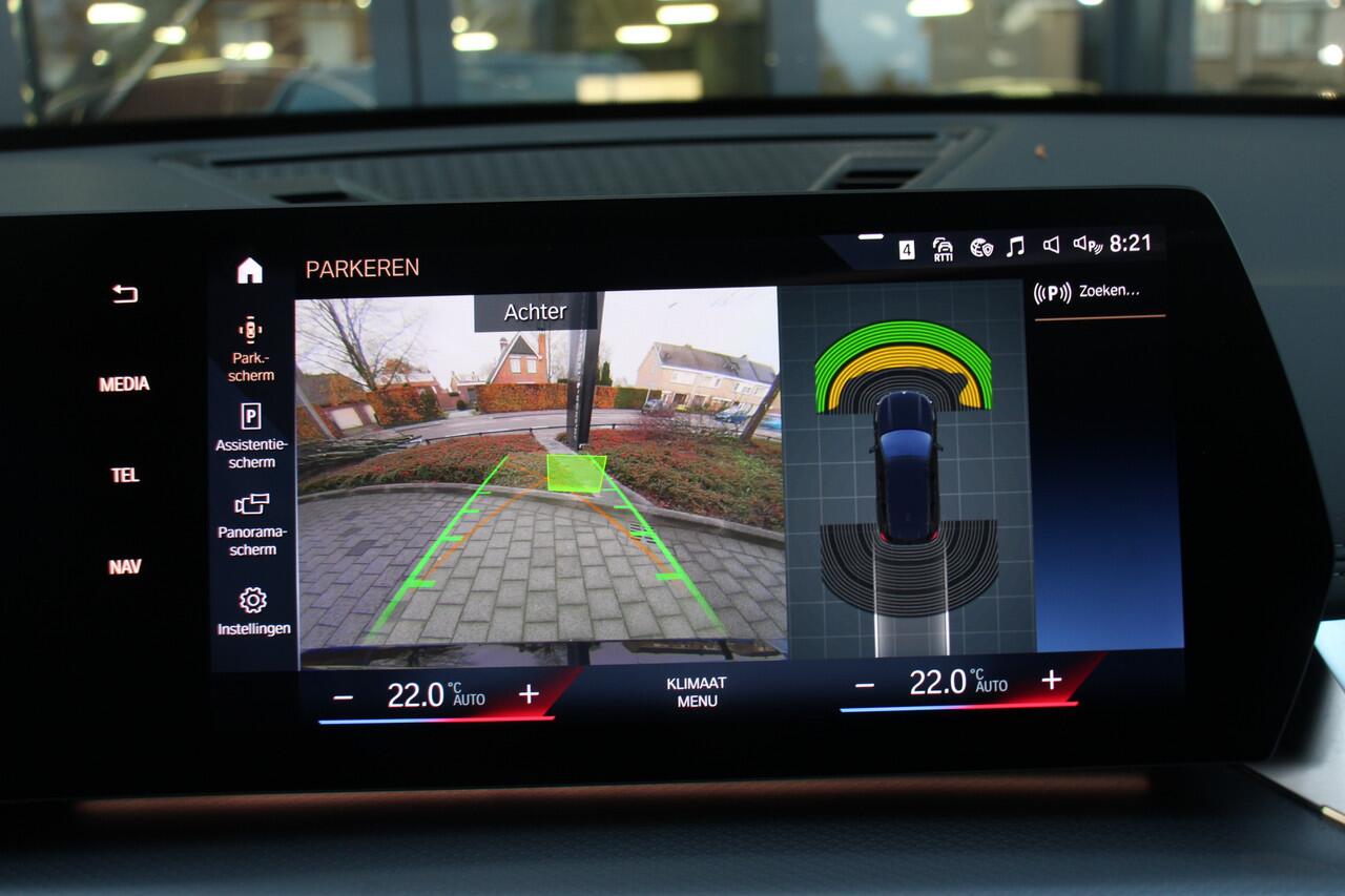 BMW X1 xDrive30e M Sportpakket Shadowline Navi/Camera/Keyless/Memory/Sfeerverlichting/Panoramadak/Led/Leder/19Inch