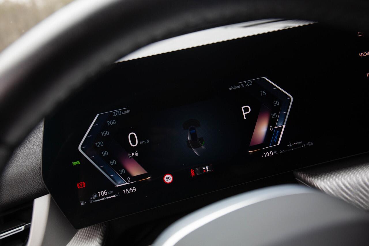 BMW X1 xDrive25e Nieuw model , Achterruitrijcamera, Elek. achterklep