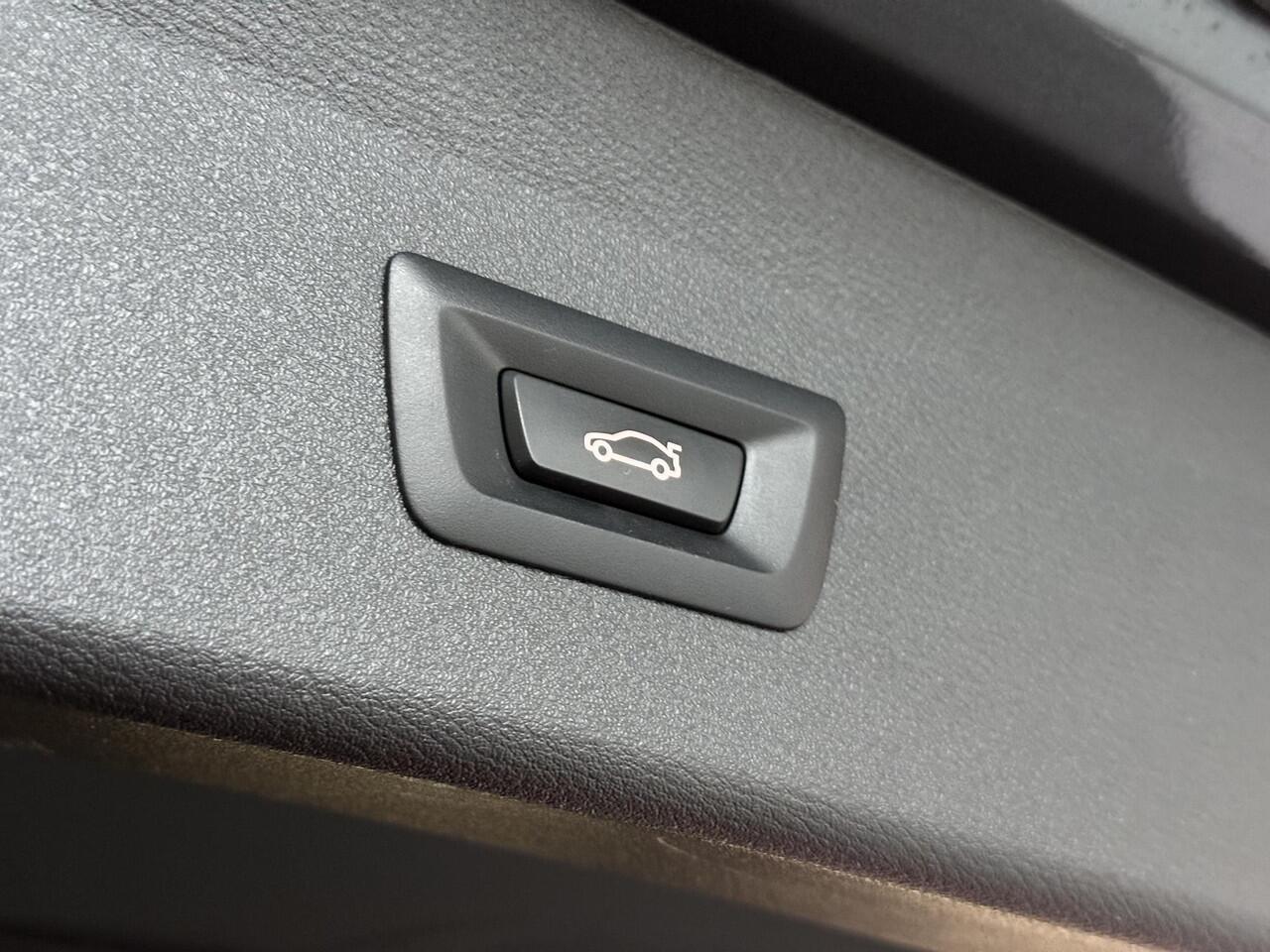 BMW X1 sDrive20i Business Edition Plus M SPORT | AUTOMAAT | NAVIGATIE | ACHTERUITRIJCAMERA | PARKEERSENSOREN VOOR-/ACHTER | STOEL-/STUURVERWARMING