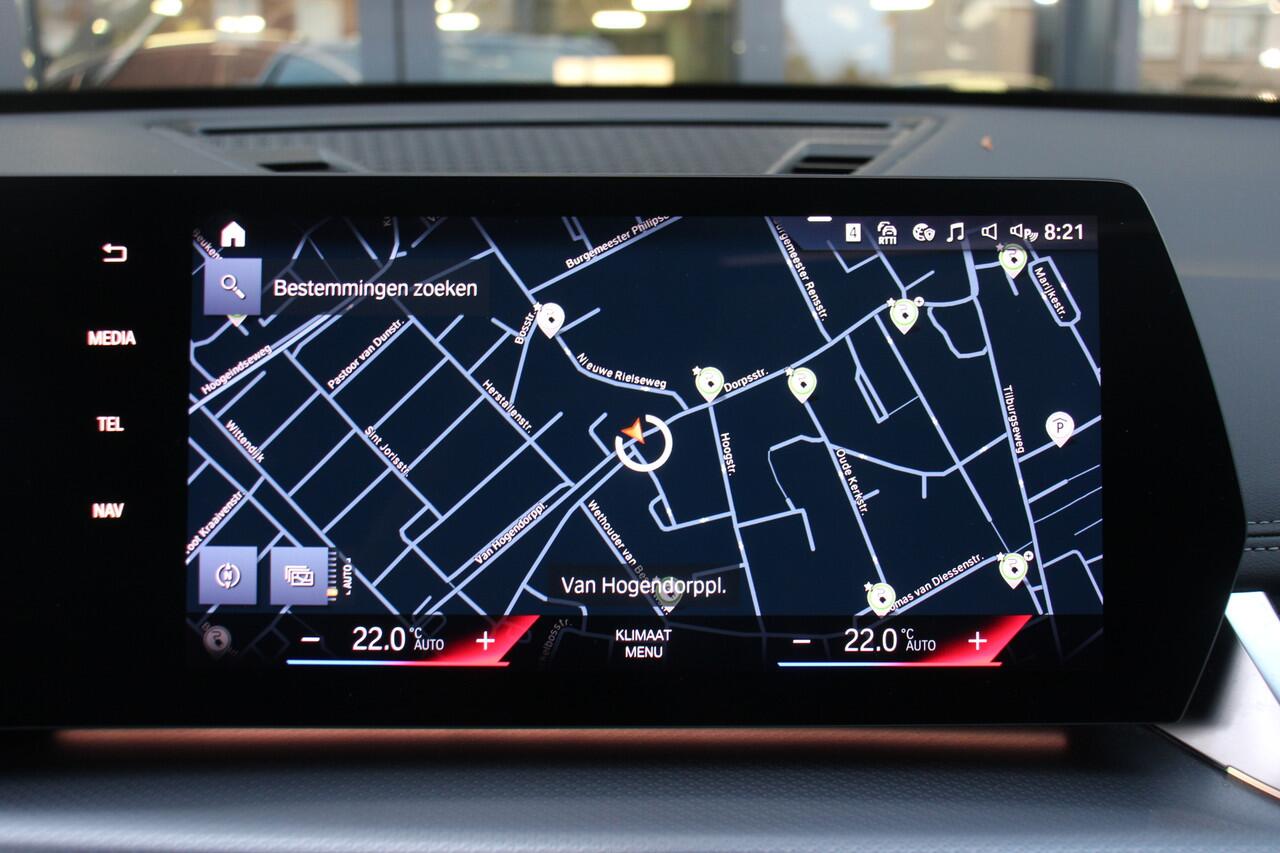 BMW X1 xDrive30e M Sportpakket Shadowline Navi/Camera/Keyless/Memory/Sfeerverlichting/Panoramadak/Led/Leder/19Inch