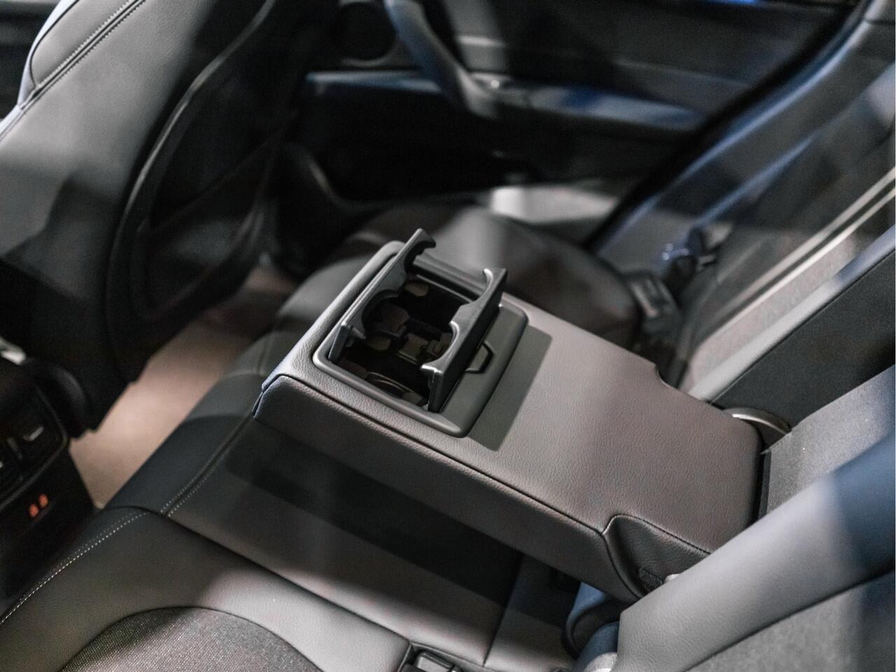 BMW X1 xDrive25e High Executive M-Sport | Panorama | HUD | El. stoelen | Camera | Stuurverwarming