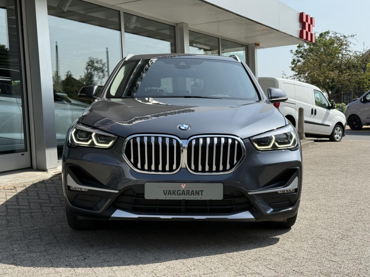 BMW X1 X1 xDrive25e plugin xLine | 220PK | Vleder | Pano | Camera