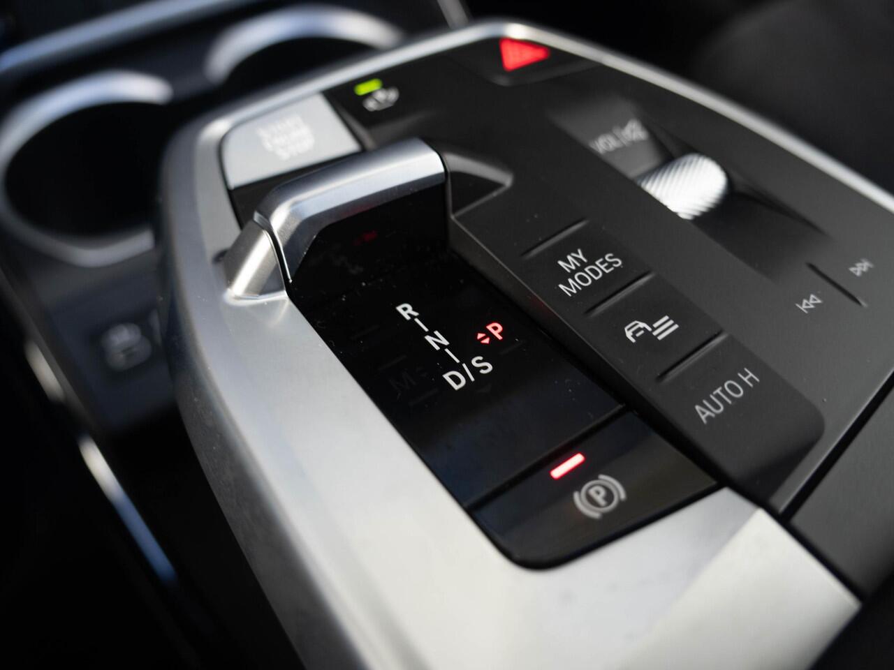 BMW X1 xDrive30e | M Sportpakket Pro | Innovation Pack | Verwarmd Stuurwiel | Comfort Access | Panoramadak | Stoelverwarming | Head-Up Display | Trekhaak