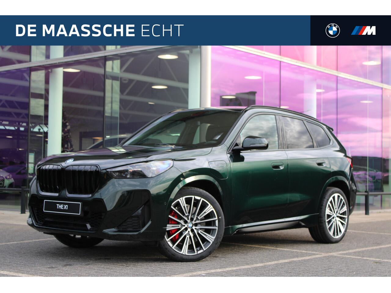 BMW X1 xDrive25e M Sport Automaat / Panoramadak / Trekhaak / Sportstoelen / Achteruitrijcamera / Comfort Access / Adaptieve LED / M Adaptief onderstel / Stuurverwarming