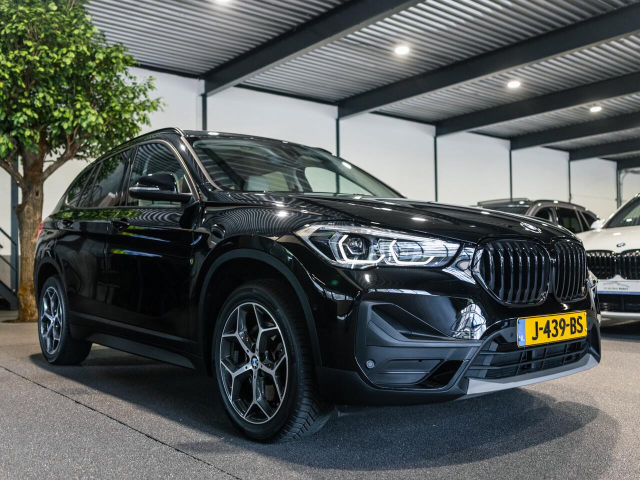 BMW X1 sDrive20i Executive Edition X-Line | Facelift | Panorama | HUD | Leder beige | Camera | NAP