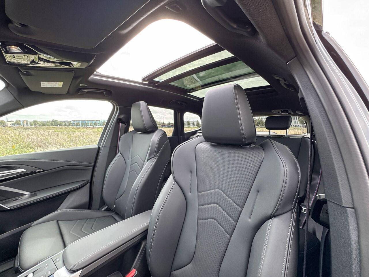 BMW X1 xDrive30e | M Sport | Glazen Panoramadak | Stoelverwarming | Trekhaak |