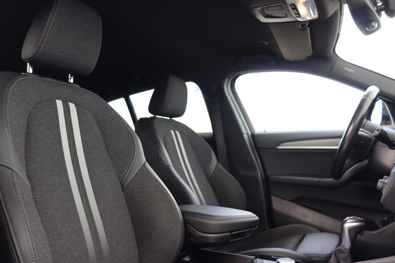 BMW X2 xDrive25e M Sport/ Achteruitrijcamera/ Sportstoelen/ Cruise Control/ Driving Assistant/ Head-Up/
