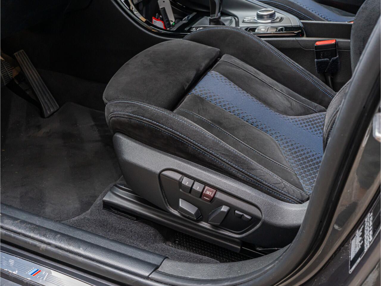 BMW X2 sDrive20i High Exe M-Sport ORG NL PANO HUD ELEK SCHAALSTOEL CAMERA 19 INCH BOMVOL!!