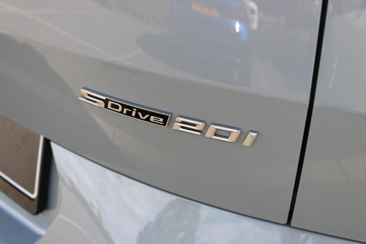 BMW X2 sDrive20i High Executive M Sport Automaat / Panoramadak / Sportstoelen / Adaptieve LED / M Adaptief onderstel / Parking Assistant Plus / Head-Up / Comfort Access