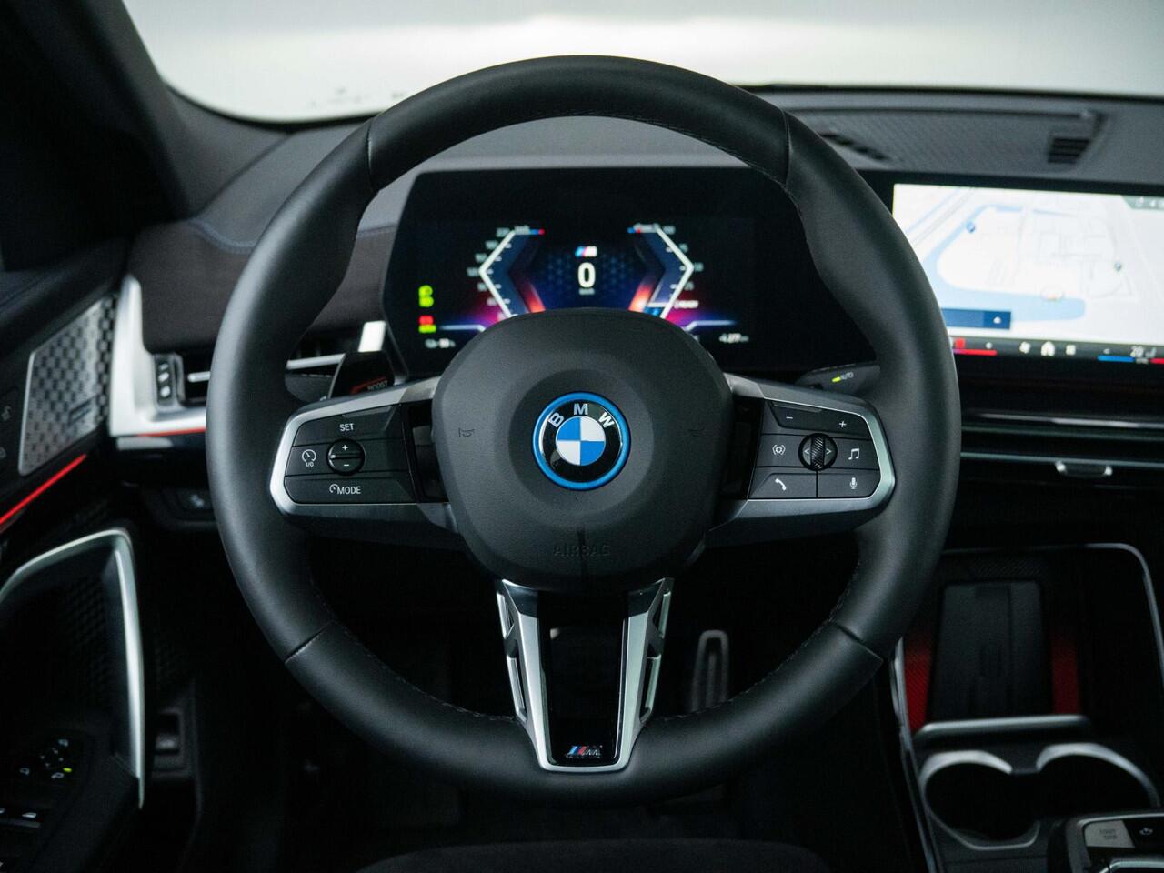 BMW X2 iX2 eDrive20 M Sportpakket Pro | Stuurwielrand verwarmd | Comfort Acces | Harman Kardon
