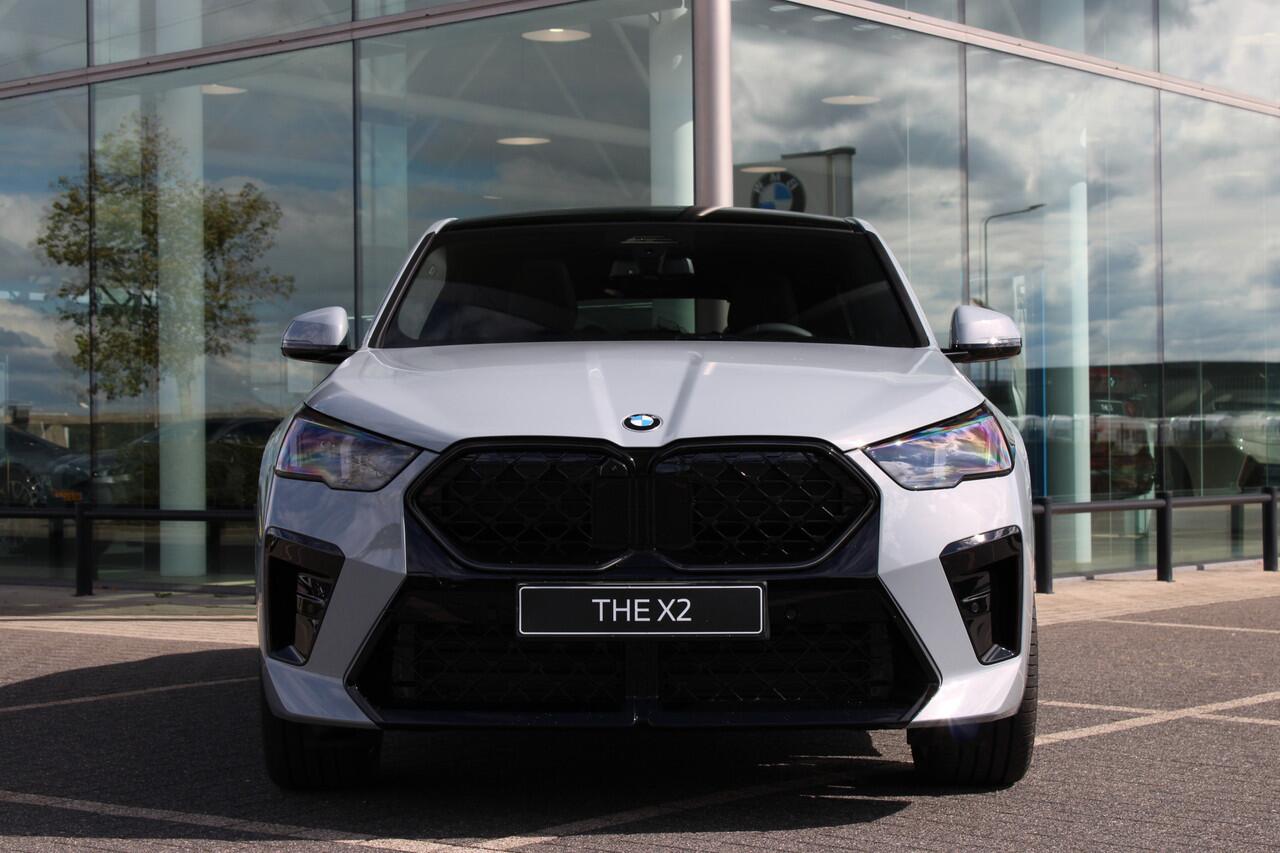 BMW X2 sDrive20i High Executive M Sport Automaat / Panoramadak / Sportstoelen / Adaptieve LED / M Adaptief onderstel / Parking Assistant Plus / Head-Up / Comfort Access