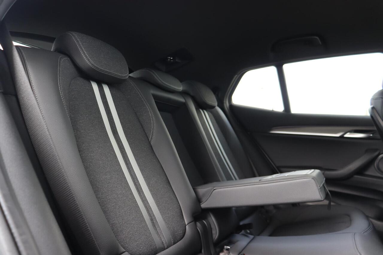 BMW X2 xDrive25e M Sport/ Achteruitrijcamera/ Sportstoelen/ Cruise Control/ Driving Assistant/ Head-Up/