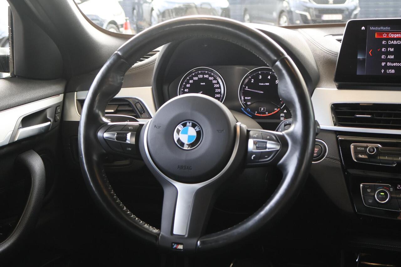 BMW X2 sDrive20i High Executive | Voorstoelen Verwarmd | Apple Carplay | HiFi