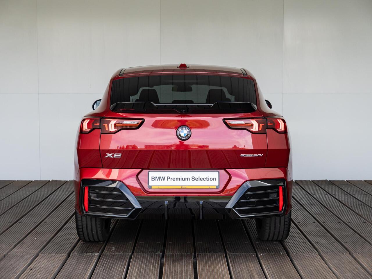 BMW X2 sDrive20i | M Sportpakket Pro | Innovation Pack | Verwarmd Stuurwiel | Comfort Access | Panoramadak | Stoelverwarming | Head-Up Display | Harman-Kardon | Iconic Glow